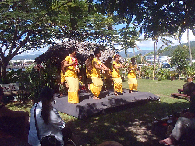 Folklore in Apia2